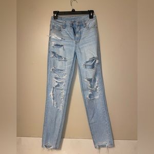 American eagle light wash mom jeans